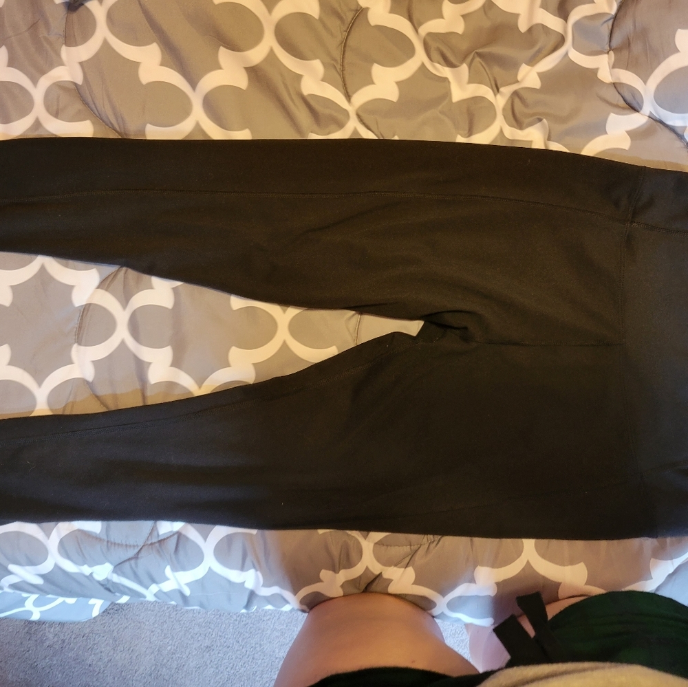 Medium - 7/8 black atheltic leggings by Marika